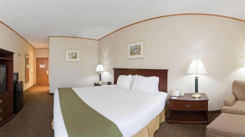 Comfort Inn & Suites Junction City - Near Fort Riley Extérieur photo