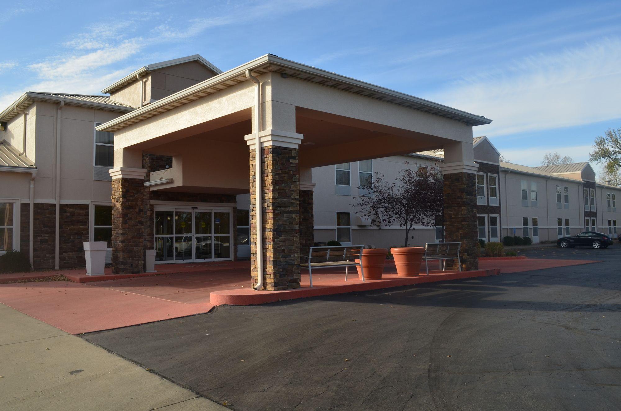 Comfort Inn & Suites Junction City - Near Fort Riley Extérieur photo