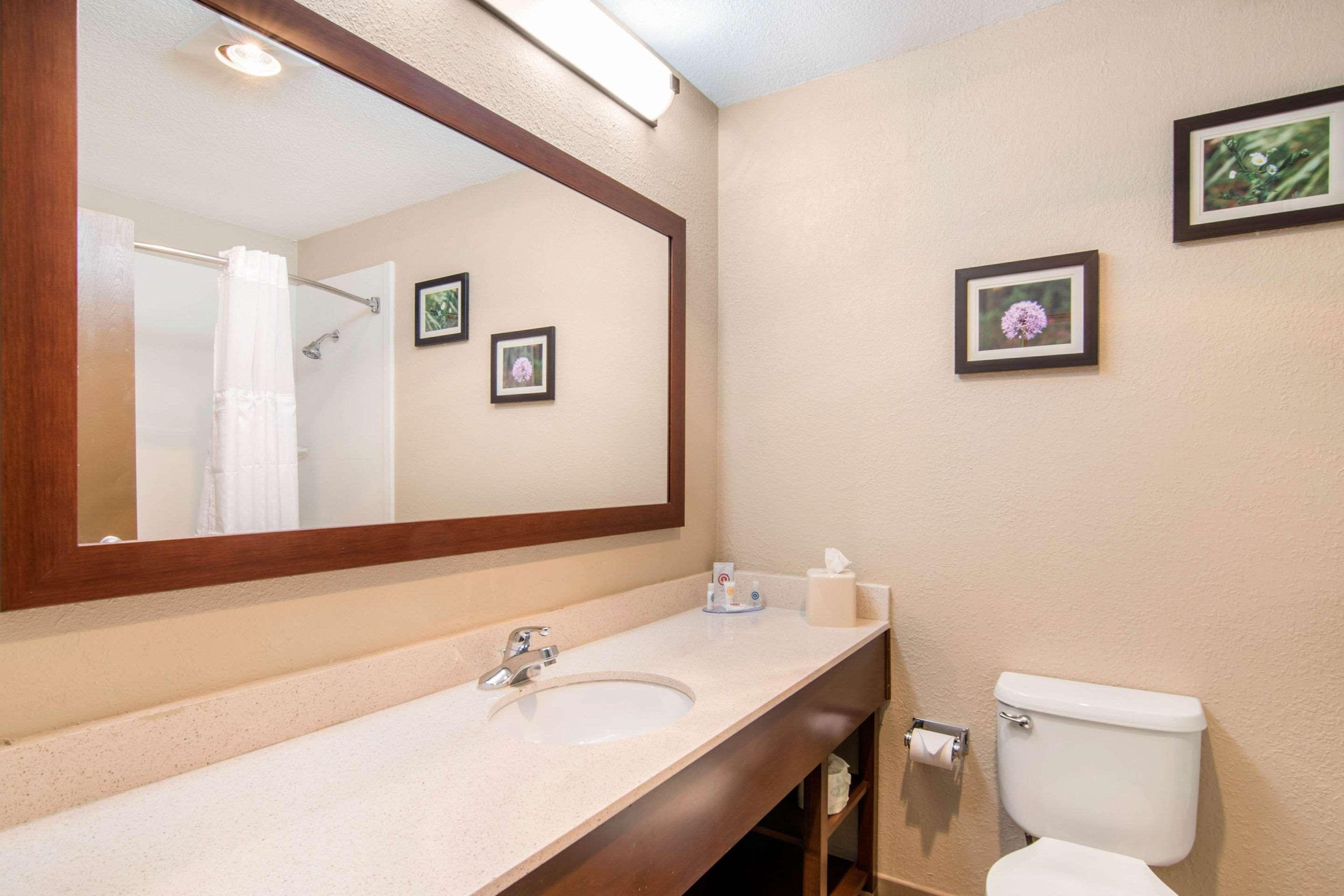 Comfort Inn & Suites Junction City - Near Fort Riley Extérieur photo
