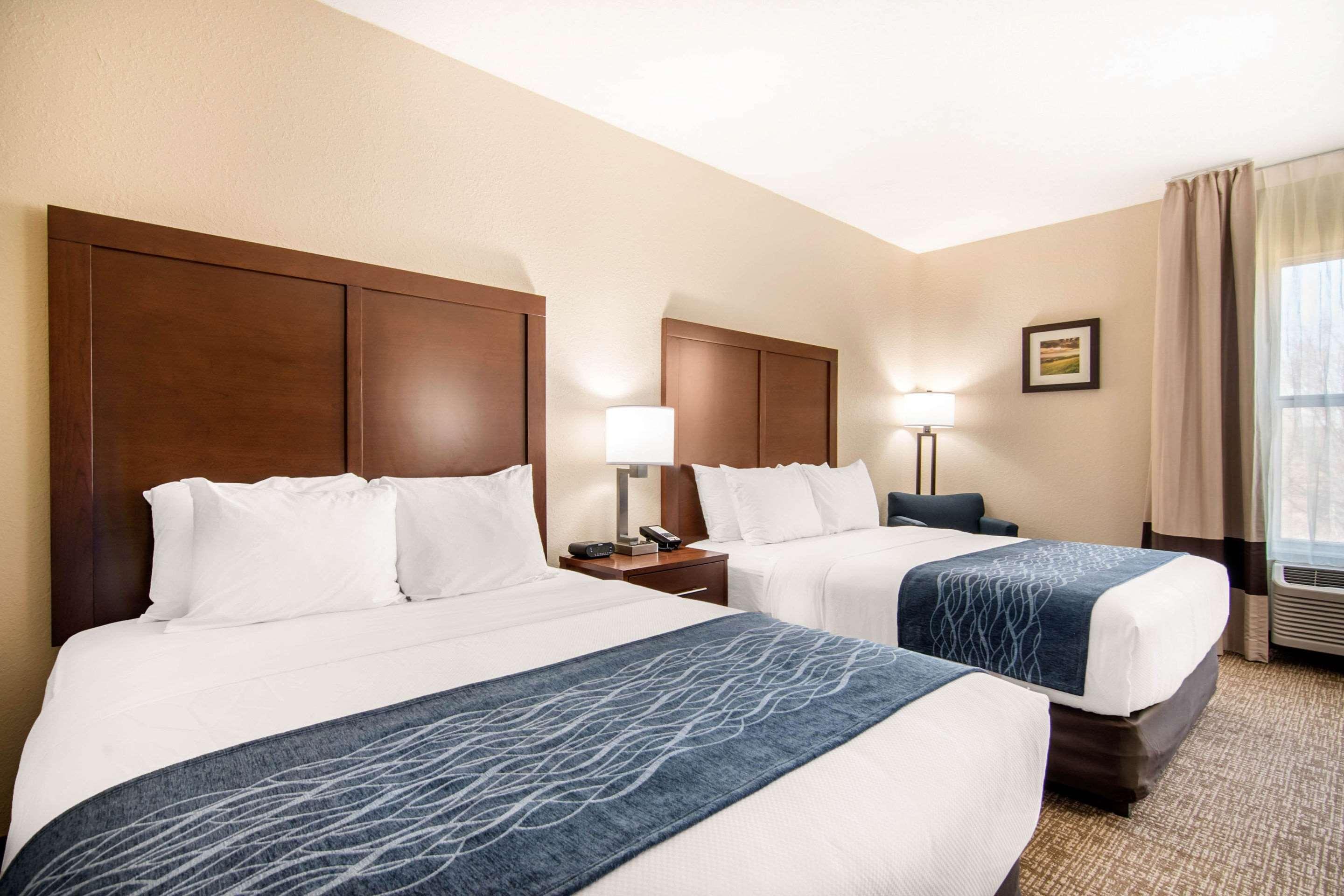 Comfort Inn & Suites Junction City - Near Fort Riley Extérieur photo