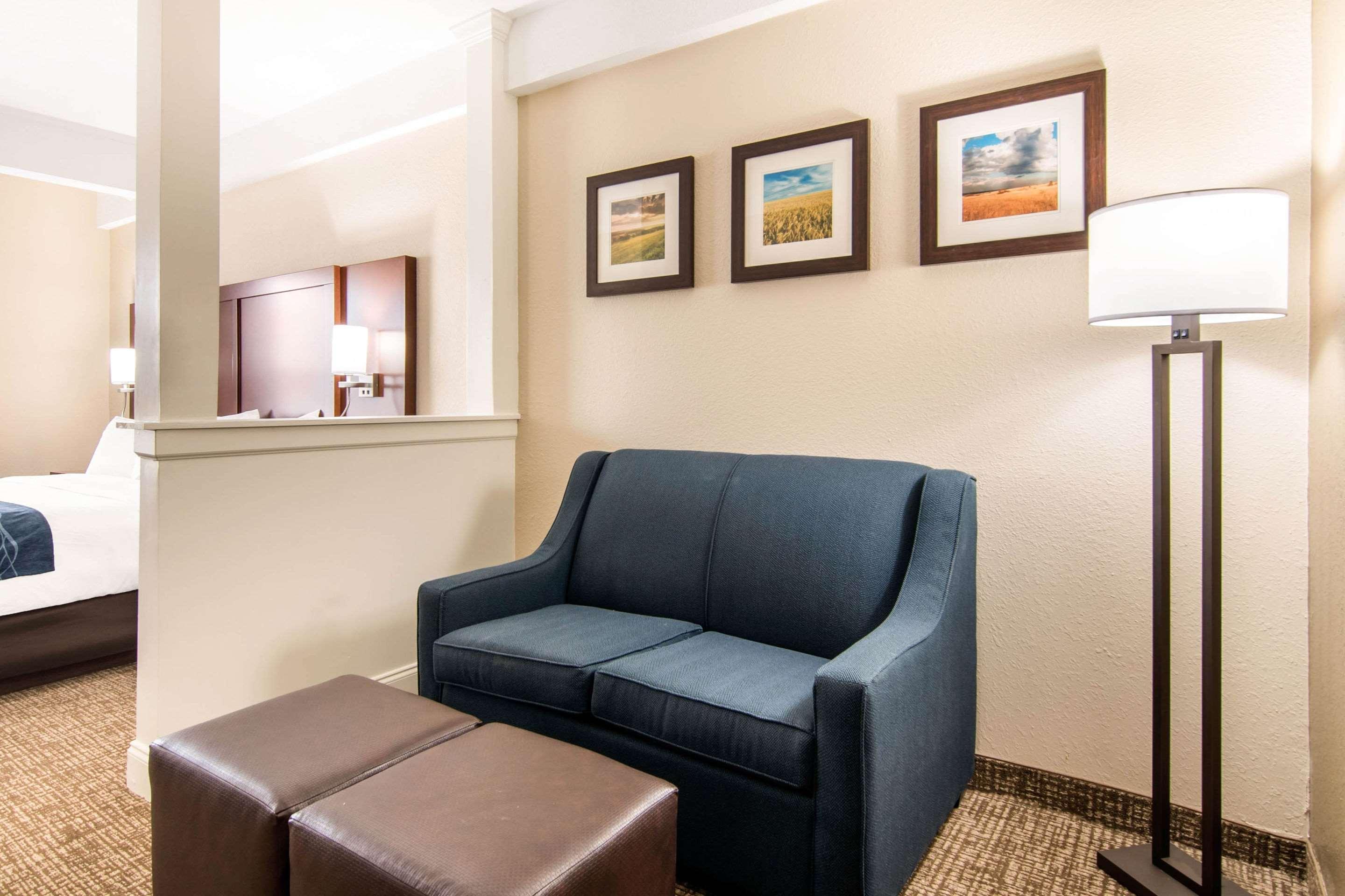 Comfort Inn & Suites Junction City - Near Fort Riley Extérieur photo