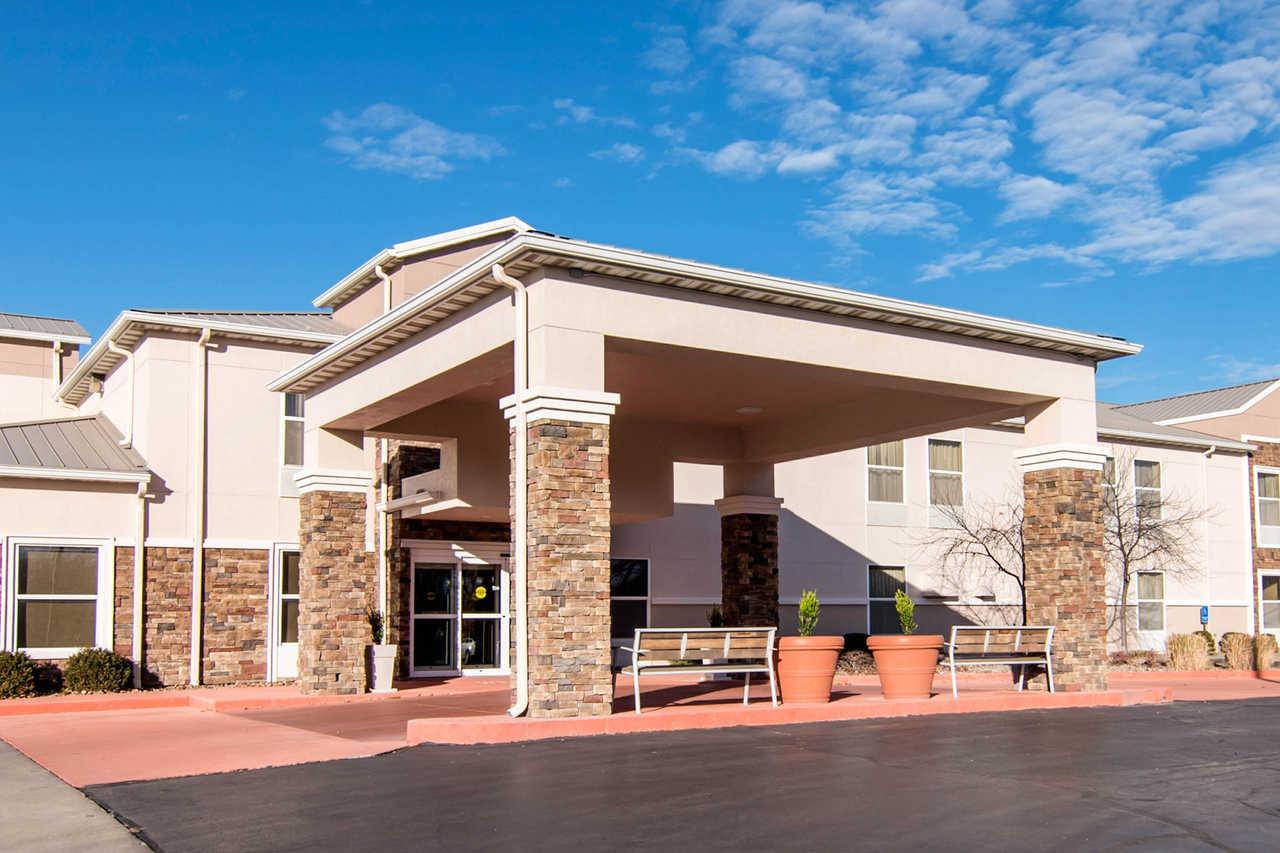 Comfort Inn & Suites Junction City - Near Fort Riley Extérieur photo