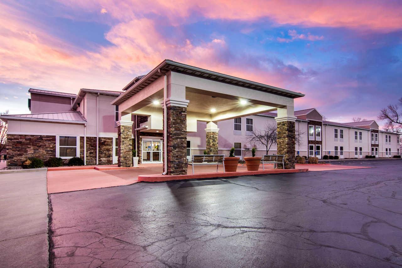 Comfort Inn & Suites Junction City - Near Fort Riley Extérieur photo