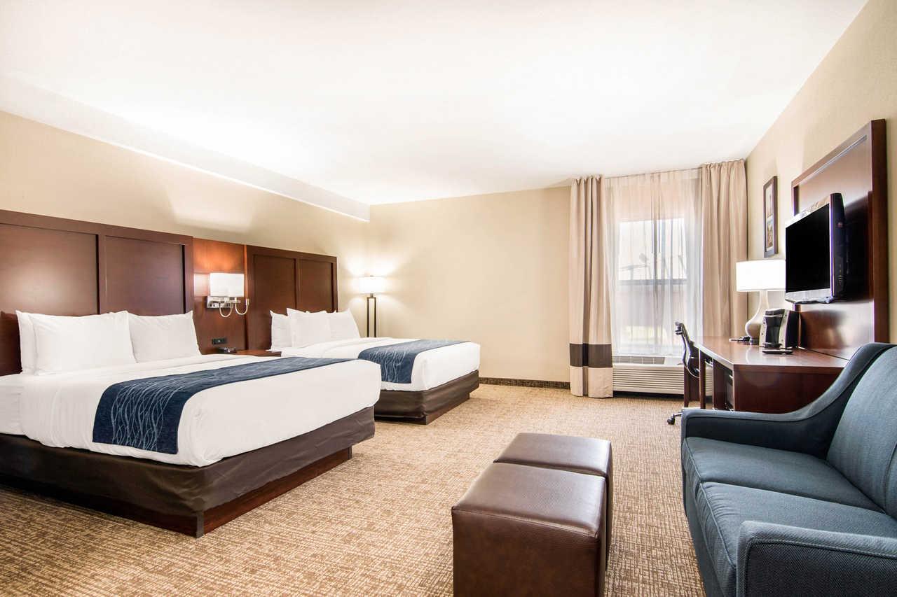 Comfort Inn & Suites Junction City - Near Fort Riley Extérieur photo