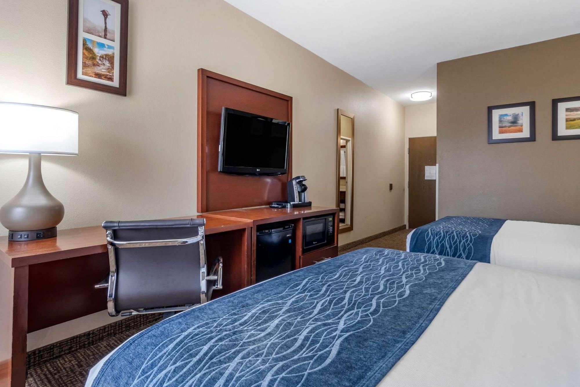 Comfort Inn & Suites Junction City - Near Fort Riley Extérieur photo