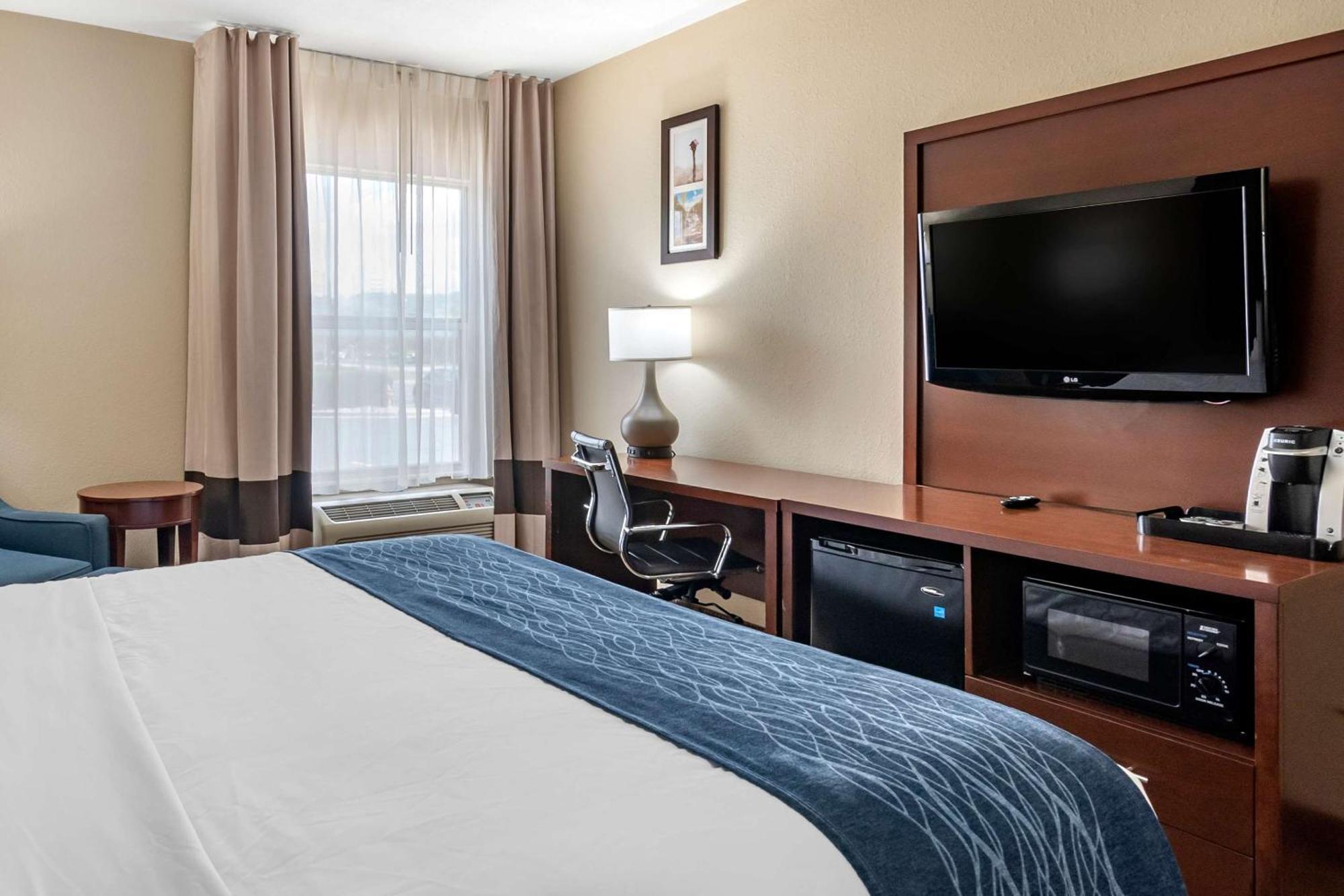 Comfort Inn & Suites Junction City - Near Fort Riley Extérieur photo