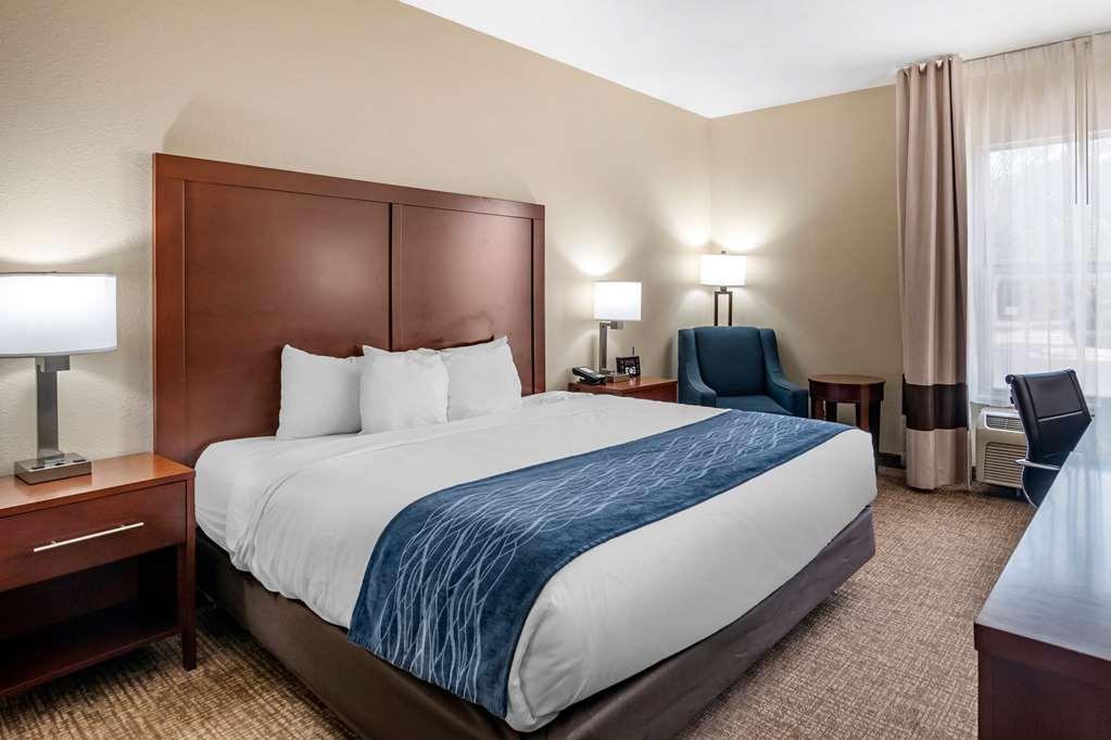 Comfort Inn & Suites Junction City - Near Fort Riley Chambre photo